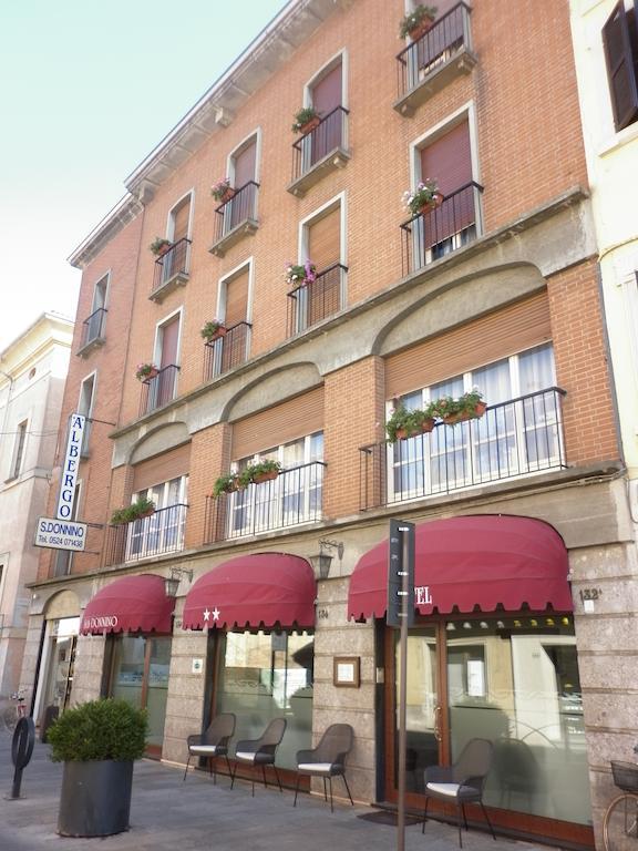 Hotel San Donnino Fidenza Exteriör bild