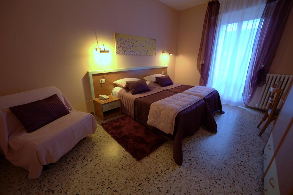Hotel San Donnino Fidenza Rum bild